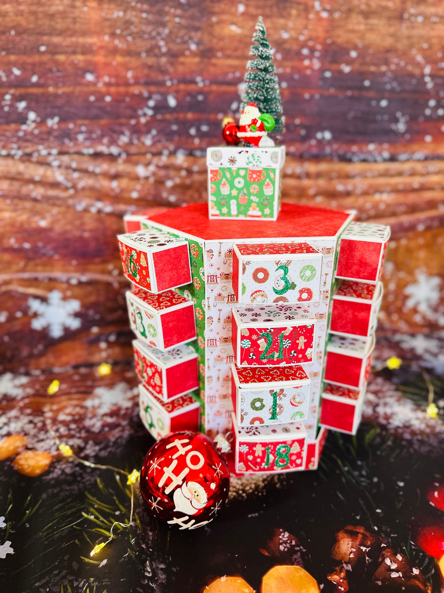 Calendrier de l'Avent boite hexagonal "Petit Lutin"