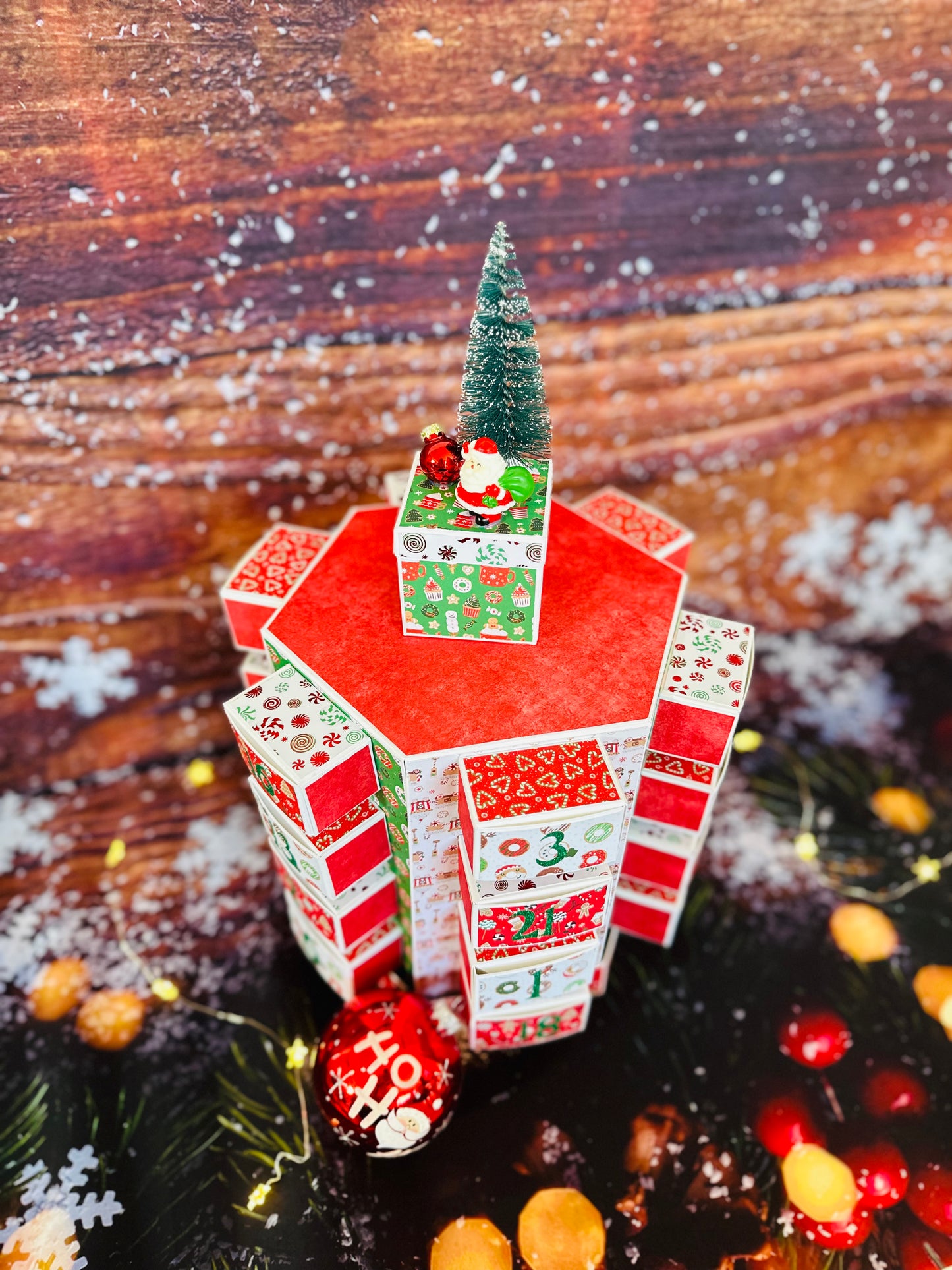 Calendrier de l'Avent boite hexagonal "Petit Lutin"